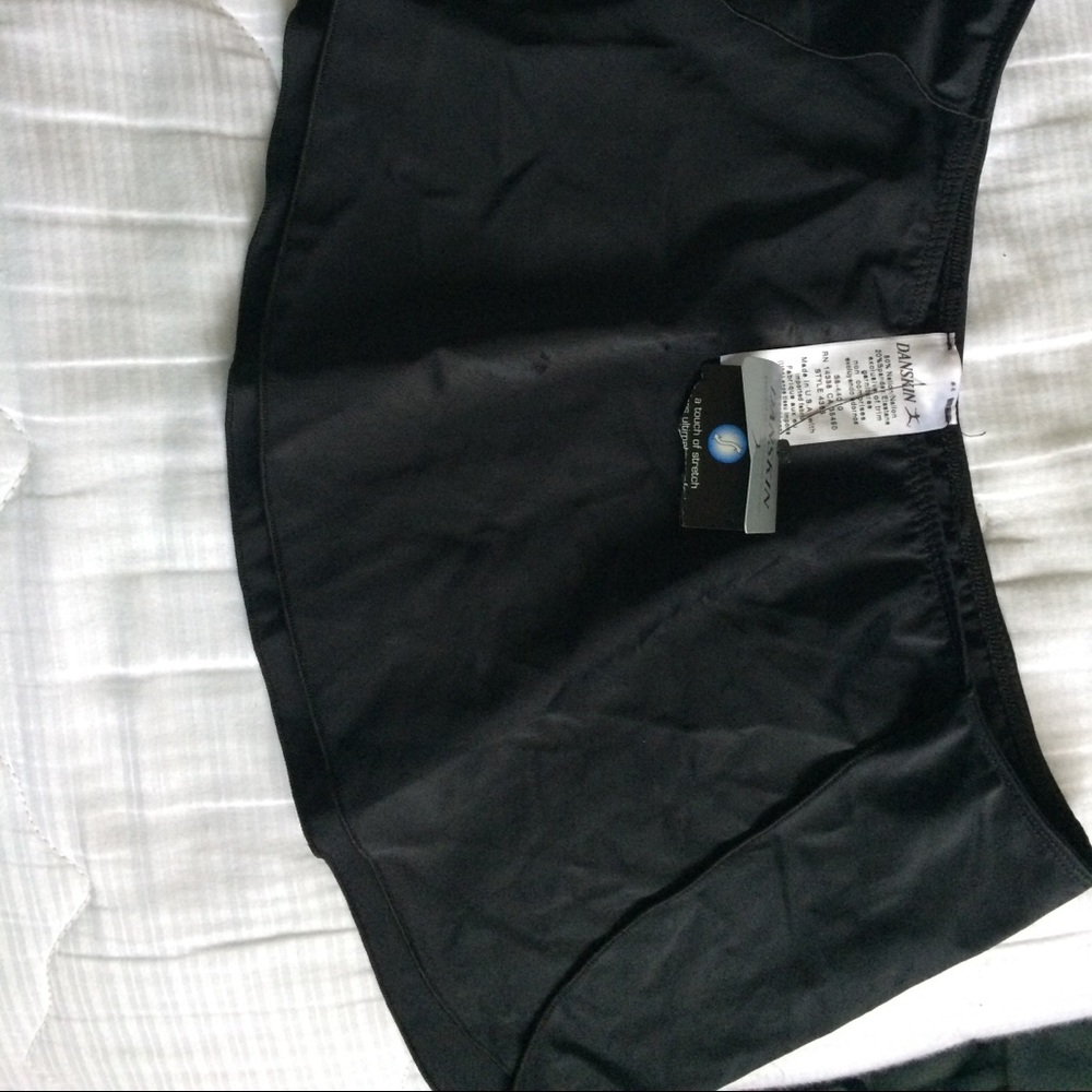 Danskin pull on skirt ( dance) size m